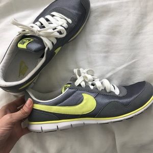 Nike sneakers size 10